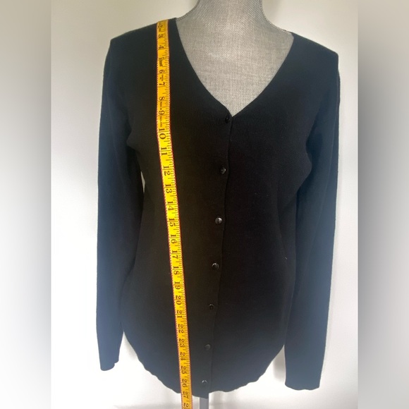 Linda Allard Ellen Tracy black button up sweater - Picture 6 of 7